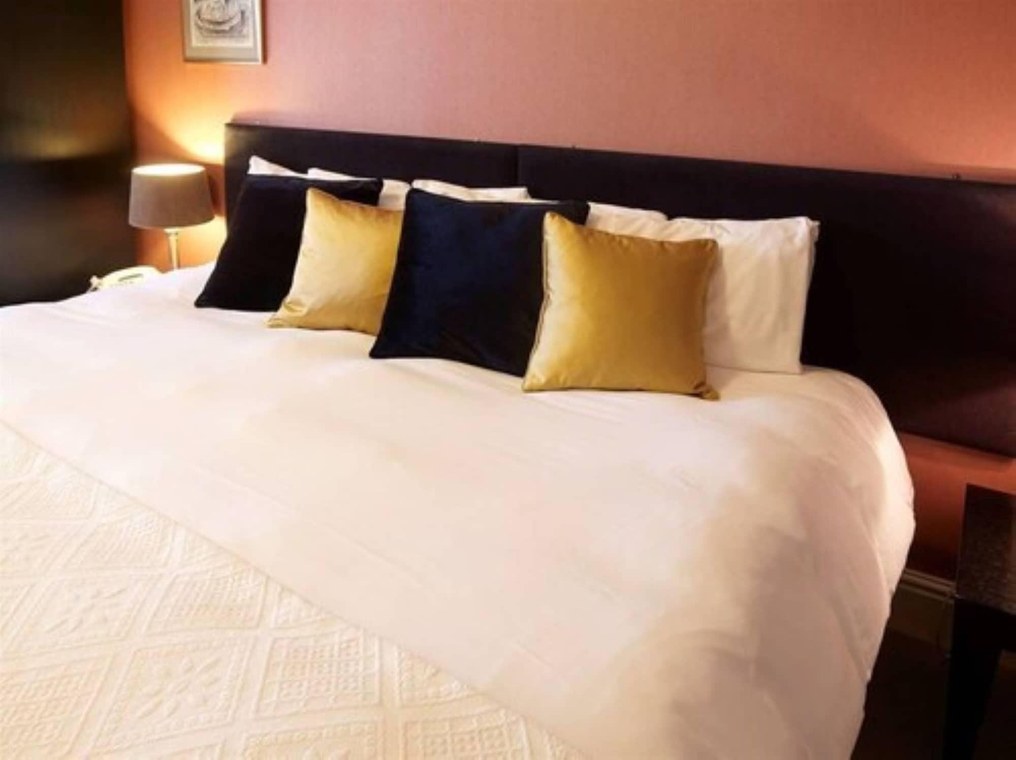Charlton Kings Hotel Cheltenham Buitenkant foto